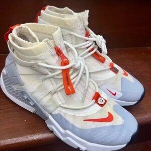 Air Huarache Gripp QS 'Sail Orange' M 8.5

Fair condition no box